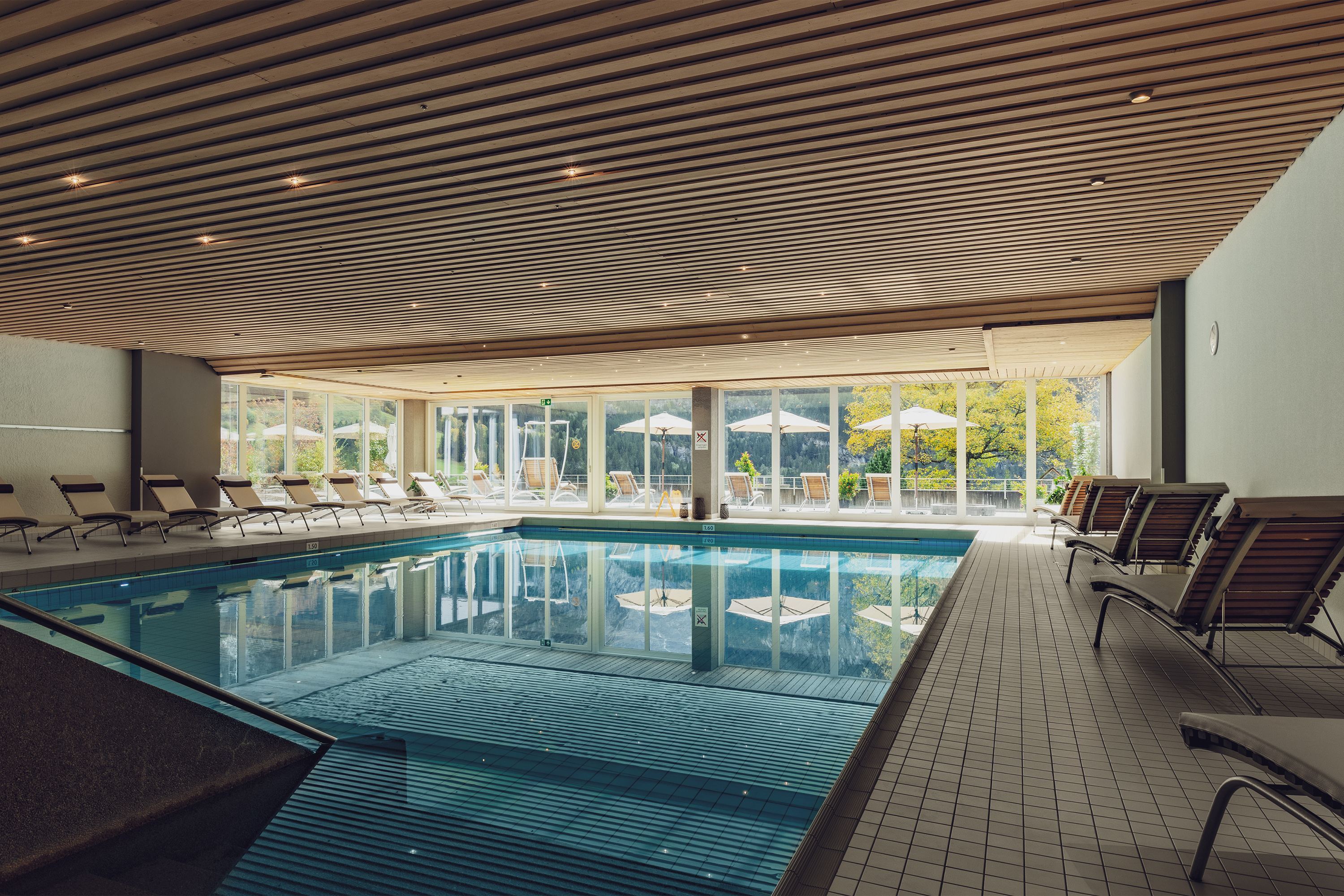 hallenbad grindelwald sunstar alpine hotel schweiz RGB s